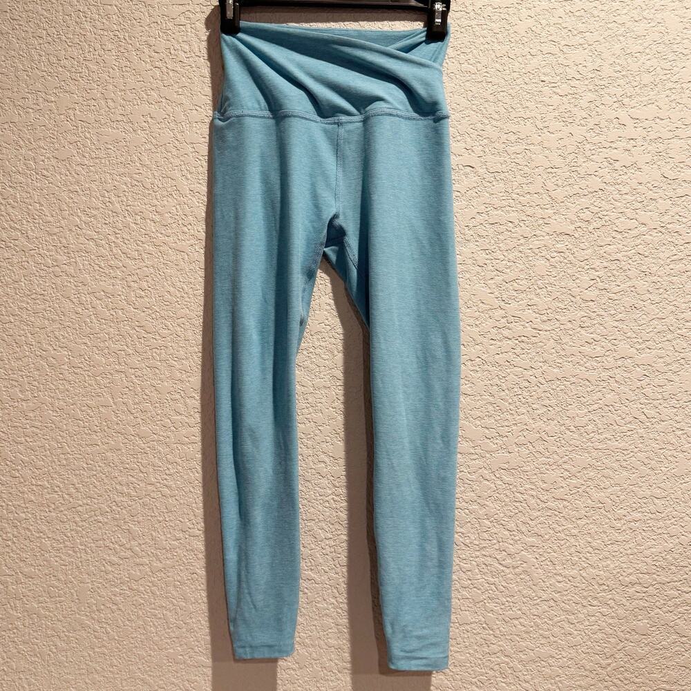 beyond yoga | soft baby blue heathered women’s leggings sz S